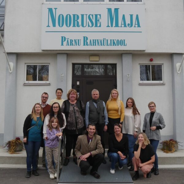 Mūsu-lieliskā-komanda-pēdējā-tikšanās-dienā